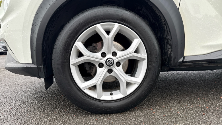 Nissan Juke 1.0 DiG-T N-Connecta 5dr Petrol Hatchback